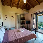 Kelly's In Stoupa Villa