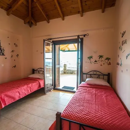 Kelly's In Stoupa Villa