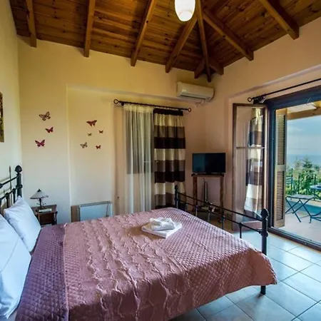 Kelly's In Stoupa Villa