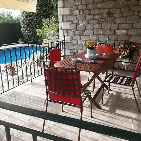 فيلة Kelly's In Stoupa *