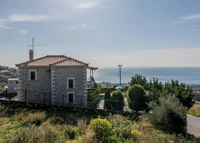 Kelly's In Stoupa Neokhorion (Messenia)