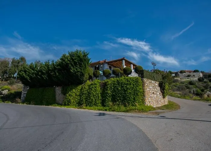 Kelly's In Stoupa * Neokhorion (Messenia)