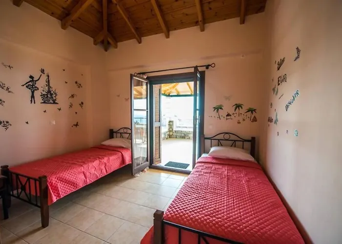Kelly's In Stoupa Villa