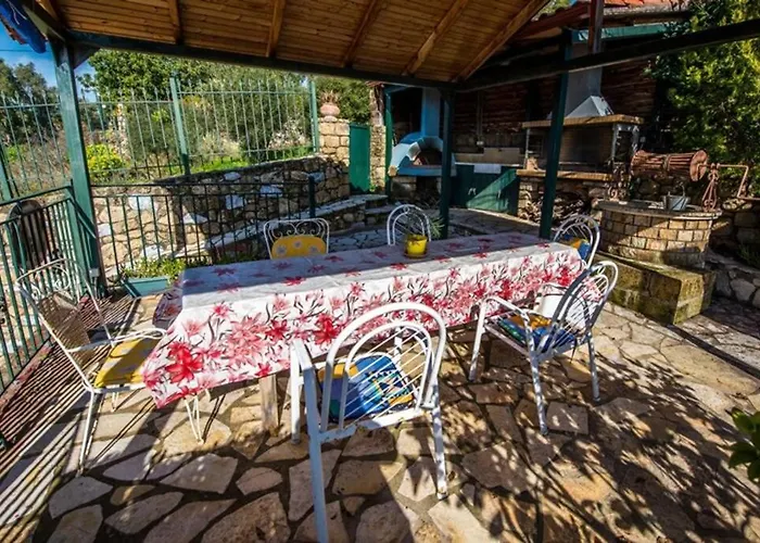 Kelly's In Stoupa Villa *