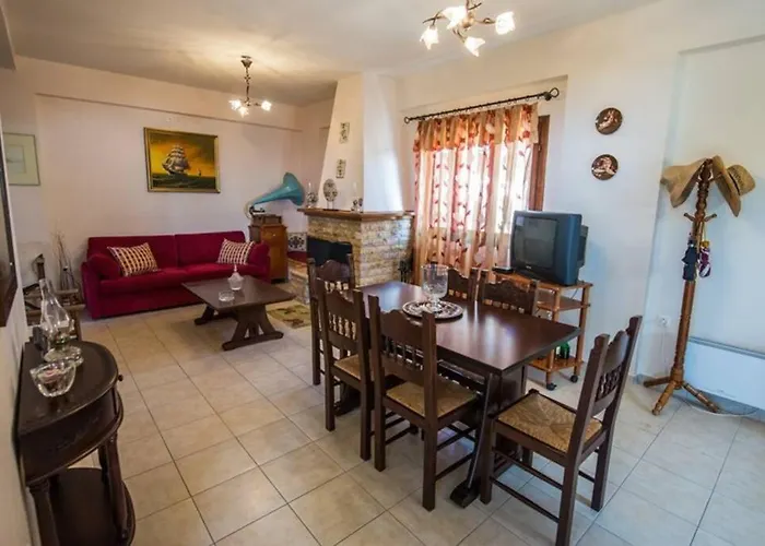 Kelly's In Stoupa Neokhorion (Messenia)