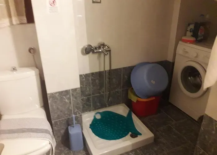 Kelly's In Stoupa * Neokhorion (Messenia)